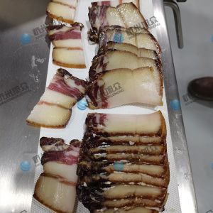 多功能切片機，現(xiàn)場試機切4mm熏肉，效果滿意！